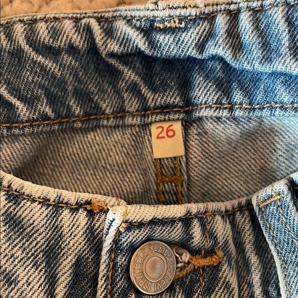 Levi's Denim Cargo Jean Shorts - Picture 10 of 11
